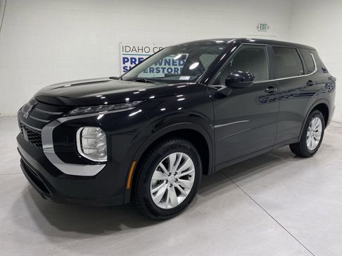 Used 2025 Mitsubishi Outlander ES image 4