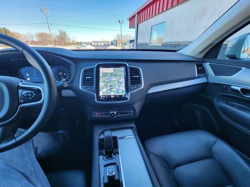 Used 2025 Volvo XC90 B5 Core image 30
