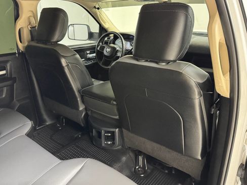 Used 2019 RAM 2500 Tradesman w/ Chrome Appearance Group image 36