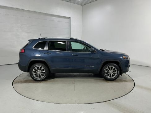 Used 2019 Jeep Cherokee Latitude Plus AWD/4WD image 37