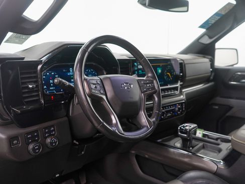 Used 2022 Chevrolet Silverado 1500 ZR2 image 17