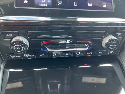 New 2026 Jeep Grand Cherokee Laredo AWD/4WD image 33