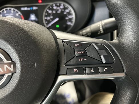 Used 2025 Nissan Versa SV image 16