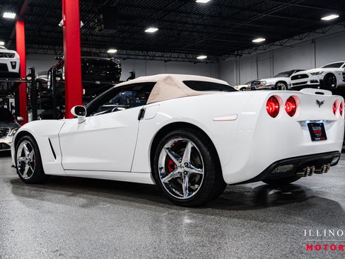 Used 2012 Chevrolet Corvette Convertible w/ 2LT Preferred Equipment Group image 40