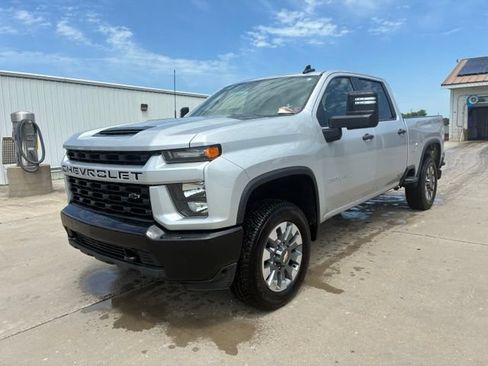 Used 2022 Chevrolet Silverado 2500 Custom w/ Custom Value Package AWD/4WD image 3