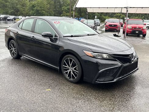 Used 2024 Toyota Camry SE FWD image 7