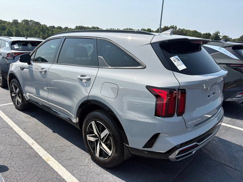 Used 2023 Kia Sorento EX FWD image 9