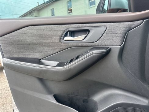 Used 2021 Nissan Rogue SV FWD image 13