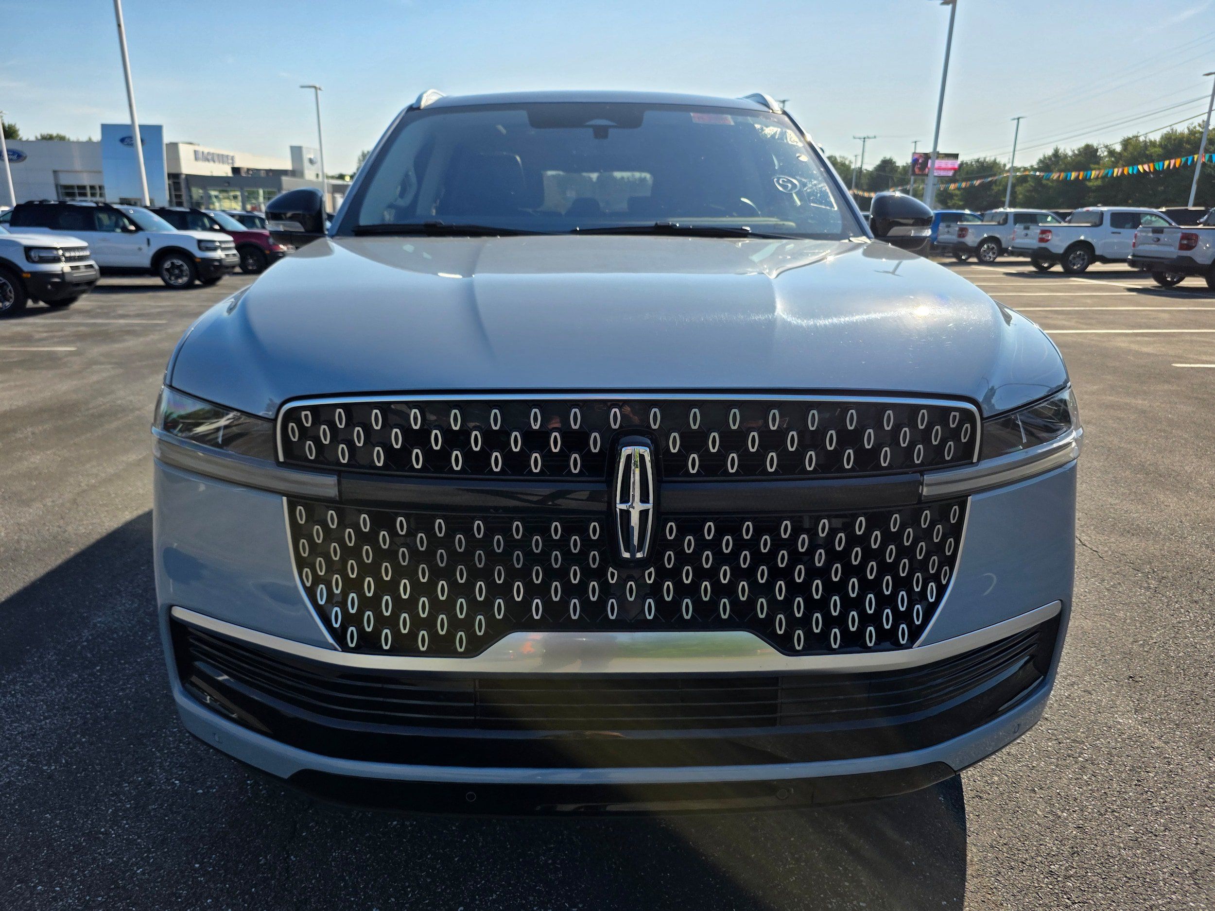 Used 2025 Lincoln Navigator L Reserve AWD/4WD image 8