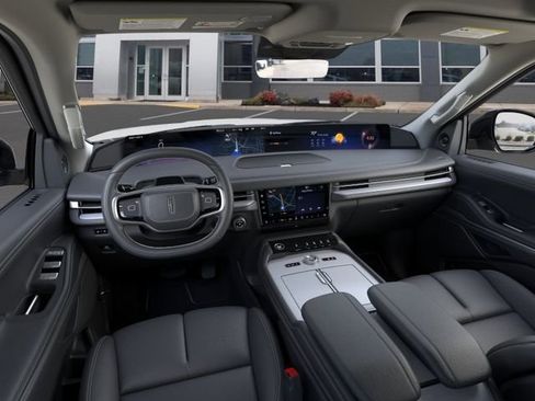 New 2026 Lincoln Navigator L Reserve AWD/4WD image 9