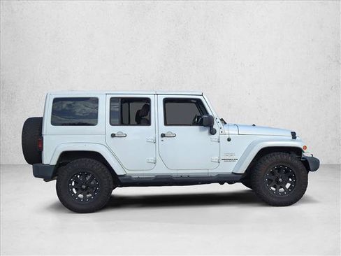Used 2015 Jeep Wrangler Unlimited Sahara w/ Max Tow Package image 4