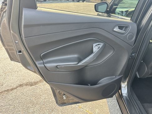 Used 2017 Ford Escape Titanium FWD image 25