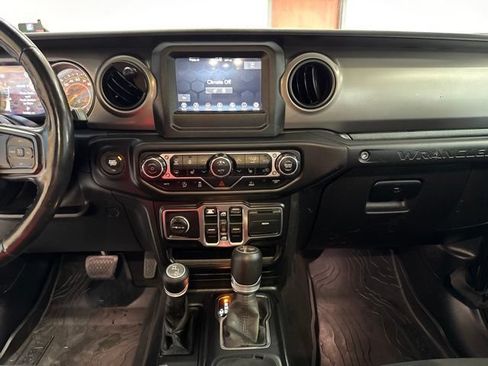 Used 2021 Jeep Wrangler Unlimited Sport AWD/4WD image 32