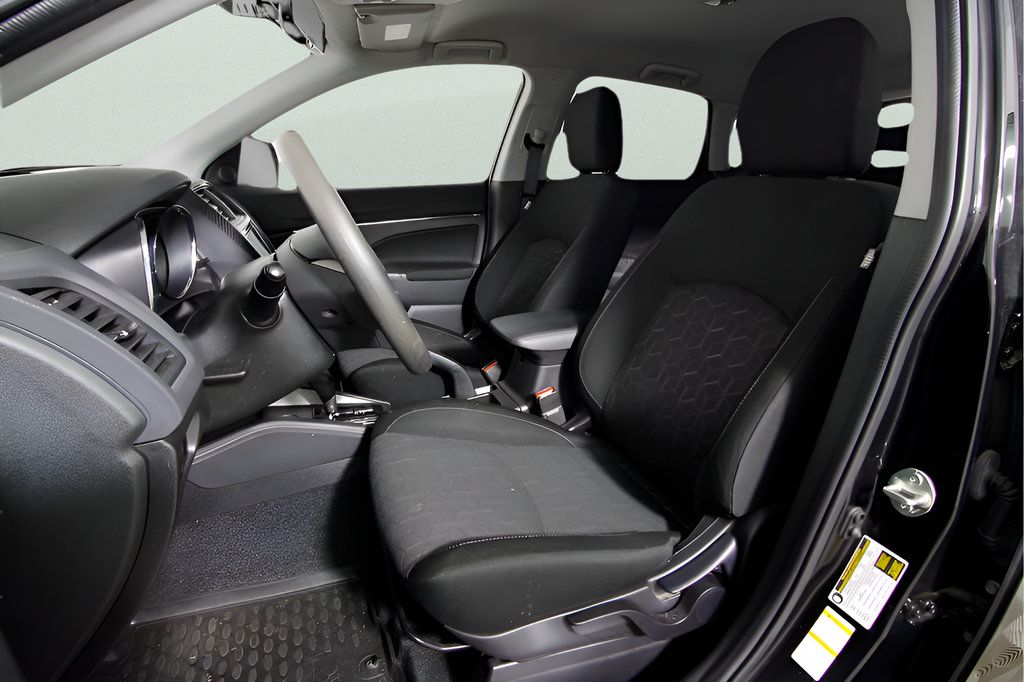 Used 2022 Mitsubishi Outlander Sport ES FWD image 15
