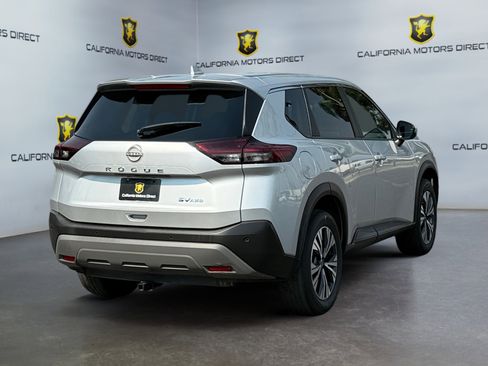 Used 2022 Nissan Rogue SV image 5