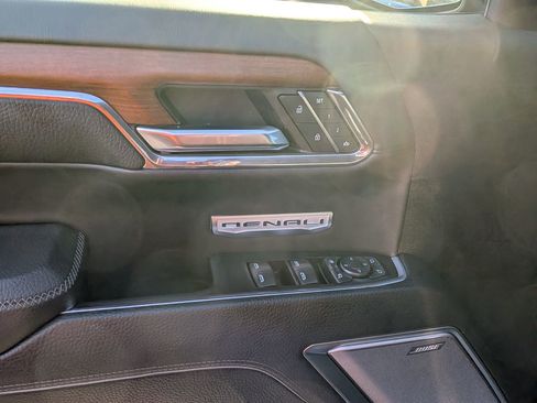 Used 2023 GMC Sierra 1500 Denali image 15