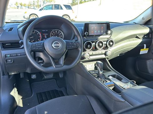 Used 2025 Nissan Sentra S image 16
