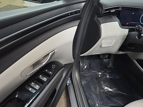 Used 2024 Hyundai Tucson Limited image 28