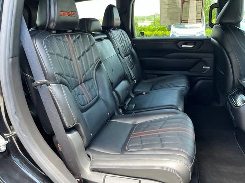 Used 2025 Nissan Armada PRO-4X w/ Pro-4X Premium Package AWD/4WD image 26