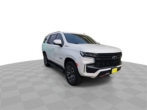 Certified 2024 Chevrolet Tahoe Z71 w/ Luxury Package image 2