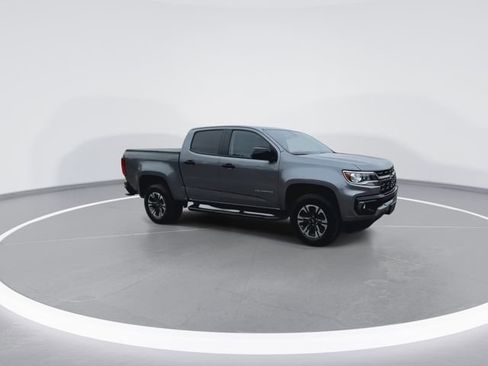 Used 2022 Chevrolet Colorado Z71 AWD/4WD image 2