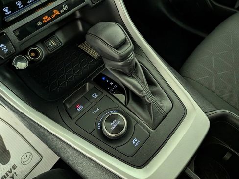Used 2025 Toyota RAV4 XLE image 27