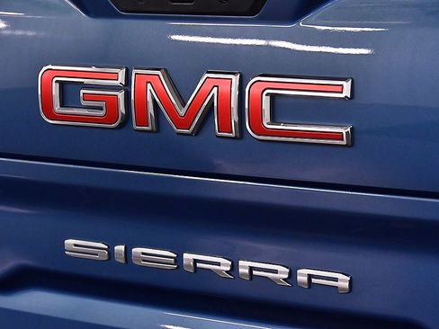 Used 2024 GMC Sierra 1500 SLT image 12