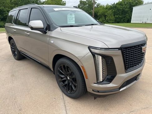Used 2025 Cadillac Escalade Sport Platinum w/ LPO, Floor Liner Package AWD/4WD image 7