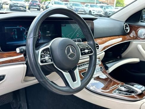 Certified 2019 Mercedes-Benz E 300 4MATIC image 18