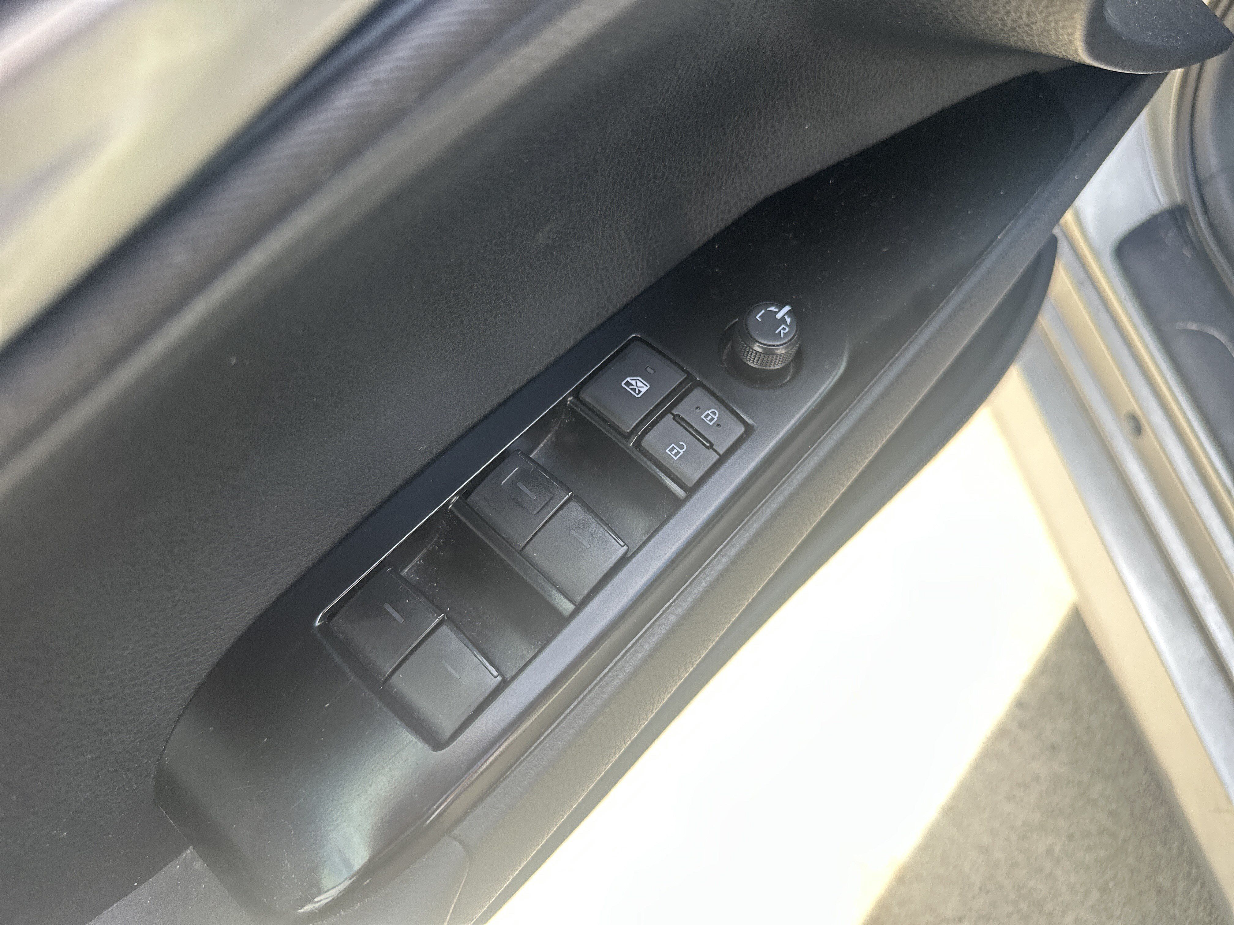 Used 2025 Toyota Camry LE FWD image 14
