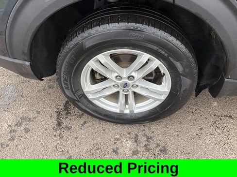 Used 2022 Ford Explorer XLT image 46