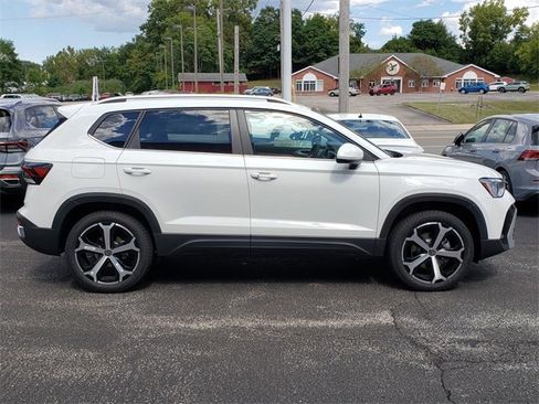 New 2025 Volkswagen Taos SEL image 2