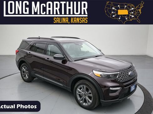Certified 2022 Ford Explorer XLT w/ Equipment Group 202A AWD/4WD image 1