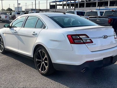 Used 2015 Ford Taurus Limited w/ Equipment Group 301A FWD image 3