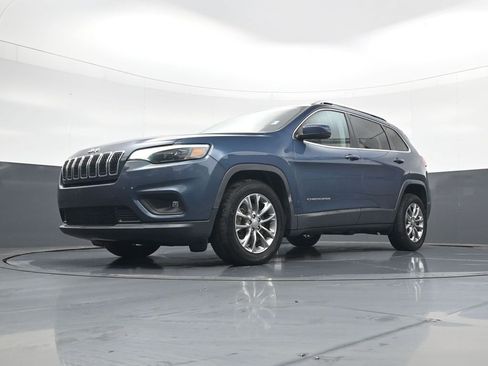 Used 2020 Jeep Cherokee Latitude Plus w/ Cold Weather Group image 15