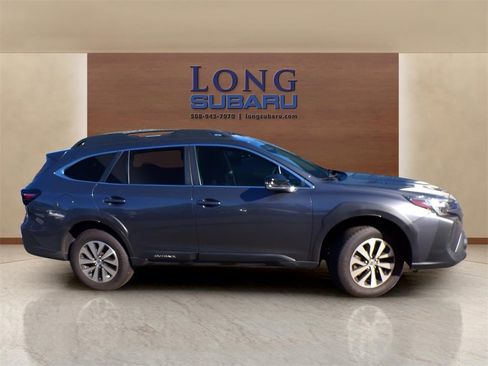 Certified 2025 Subaru Outback Premium image 6