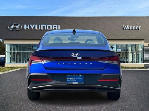 Certified 2025 Hyundai Elantra Sport FWD image 3