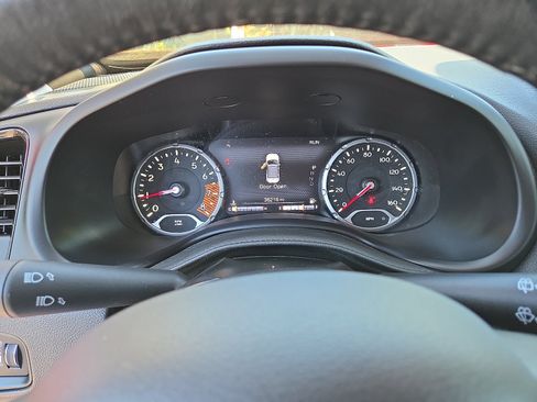 Used 2023 Jeep Renegade Altitude w/ Convenience Group I AWD/4WD image 24