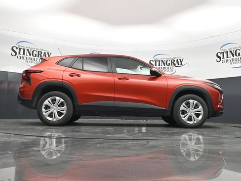 Certified 2024 Chevrolet Trax LS w/ Driver Confidence Package FWD image 33