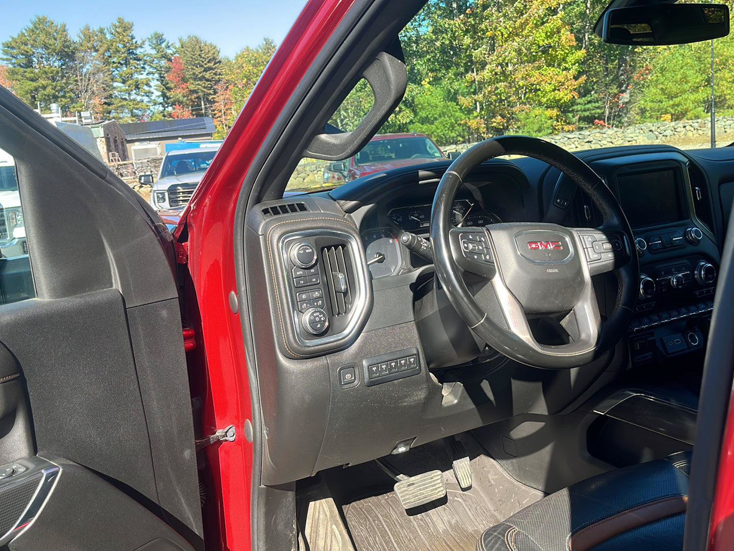Used 2023 GMC Sierra 2500 AT4 w/ AT4 Preferred Package AWD/4WD image 13