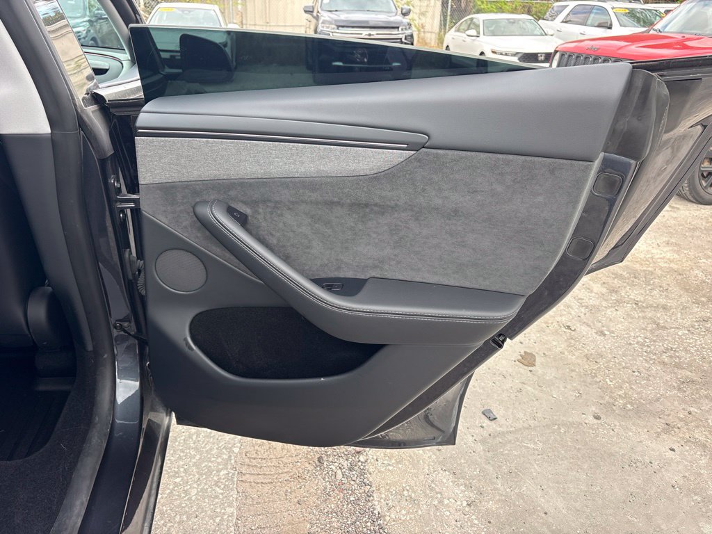 Used 2026 Tesla Model Y AWD image 19