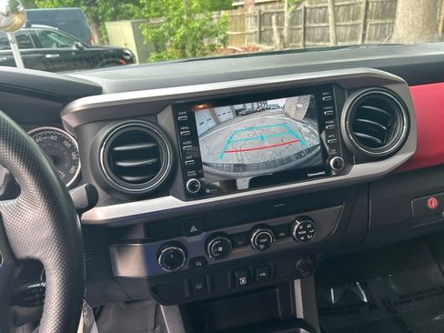 Used 2020 Toyota Tacoma SR5 AWD/4WD image 21
