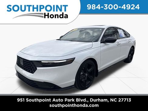 Used 2025 Honda Accord Sport image 3