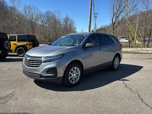 Used 2023 Chevrolet Equinox LS w/ LS Convenience Package AWD/4WD image 1