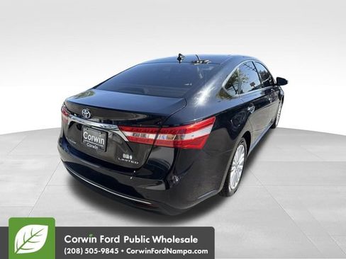 Used 2015 Toyota Avalon Limited w/ Technology Package FWD image 5