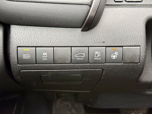 Used 2021 Toyota Camry SE w/ Cold Weather Package image 22