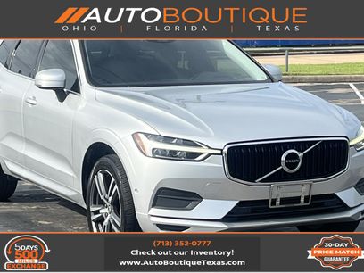 Used 2019 Volvo XC60 T5 Momentum w/ Premium Package