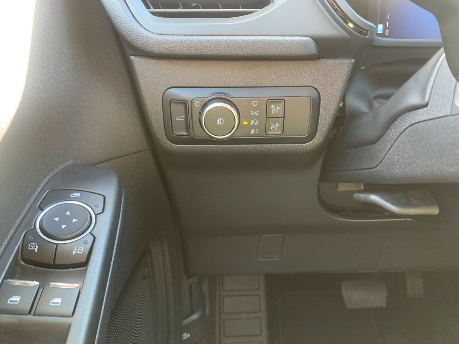 Used 2025 Ford Escape ST-Line Select AWD/4WD image 33