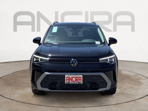 New 2026 Volkswagen Taos SE image 3