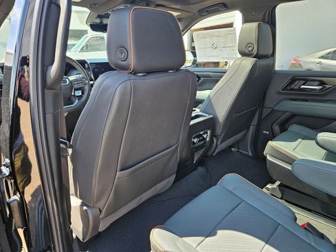 New 2026 GMC Yukon XL AT4 w/ AT4 Premium Package AWD/4WD image 24